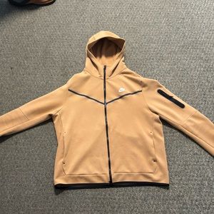 Nike tech coffee color size XL